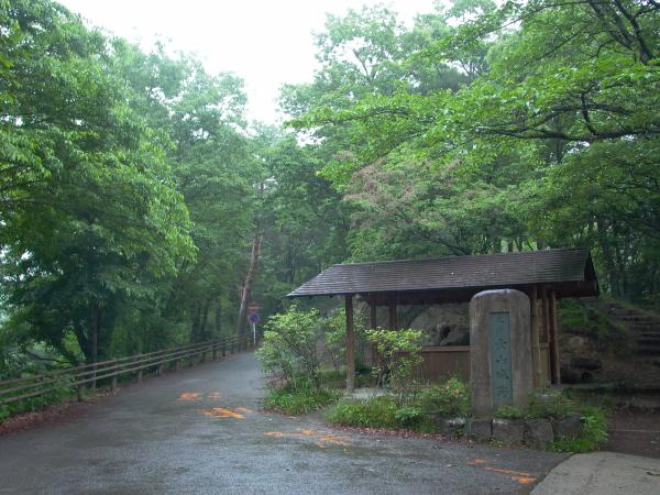 総合案内板前