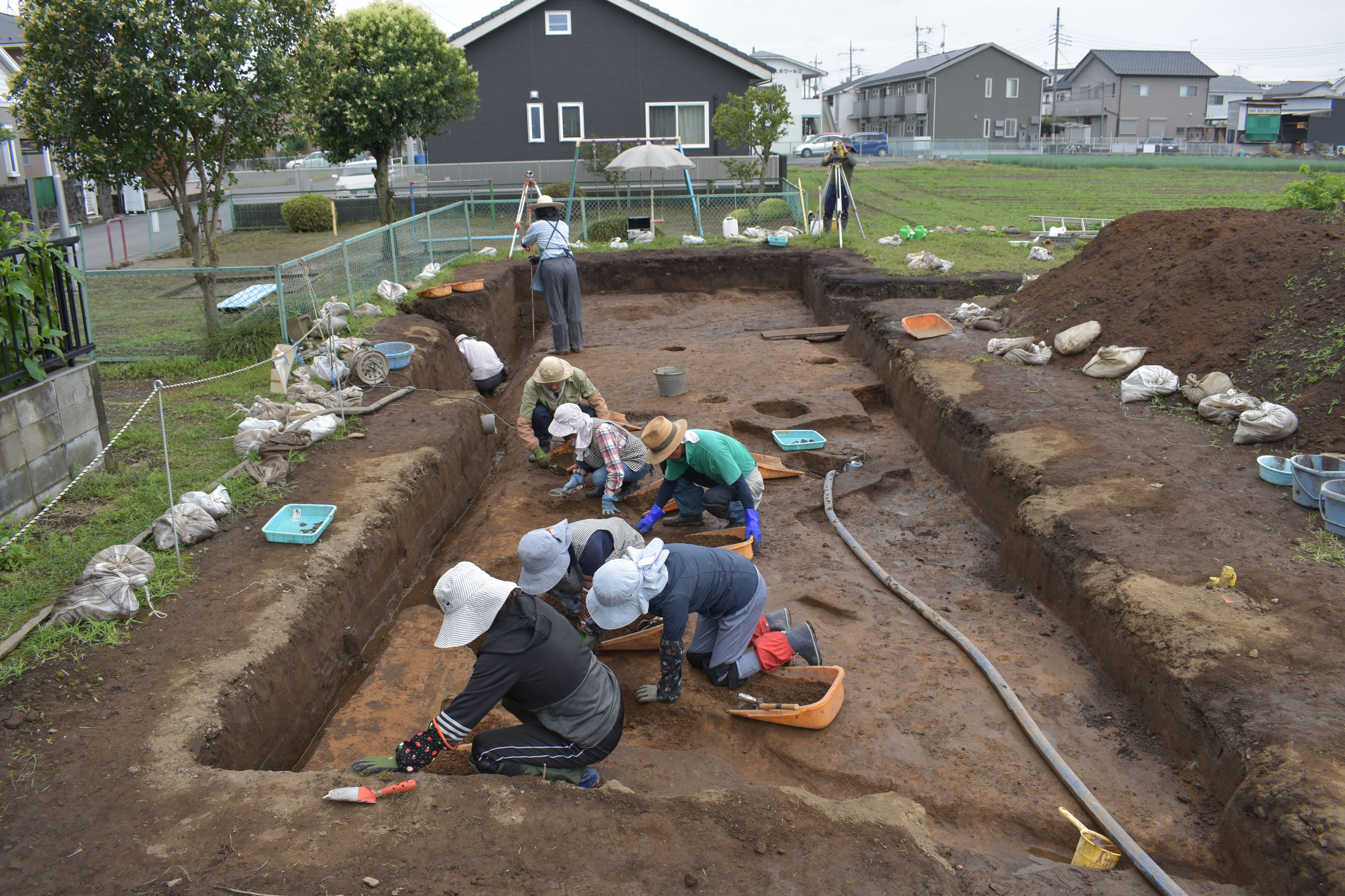 藤久倉住吉遺跡発掘調査作業風景
