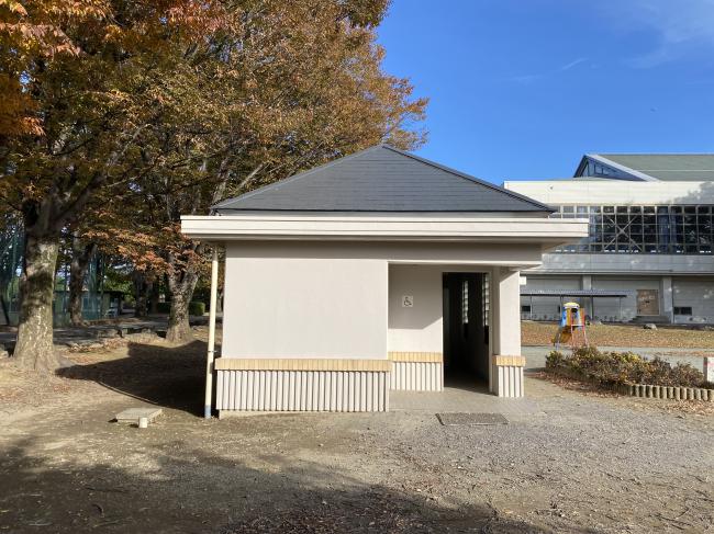 藪塚本町中央運動公園トイレ_完成2