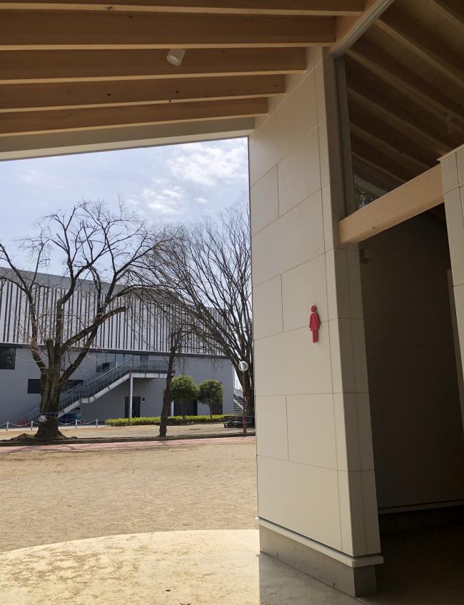 運動公園児童遊園公衆トイレ_外観2