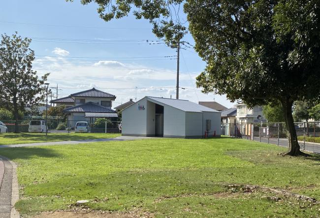 運動公園児童遊園公衆トイレ_外観4