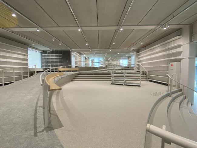 エアリスベース_内観1_新田図書館