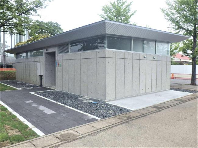 太田市運動公園中央広場屋外トイレ_外観2