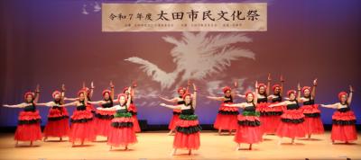 洋舞発表会1枚目