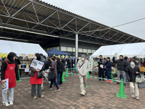 令和7年度朝市の様子1