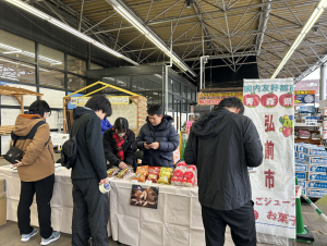 令和7年度朝市の様子2