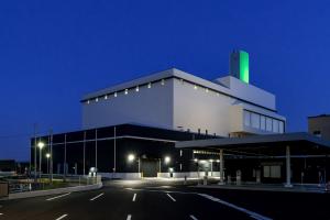 クリーンプラザの煙突ライトアップ(イエローグリーン)