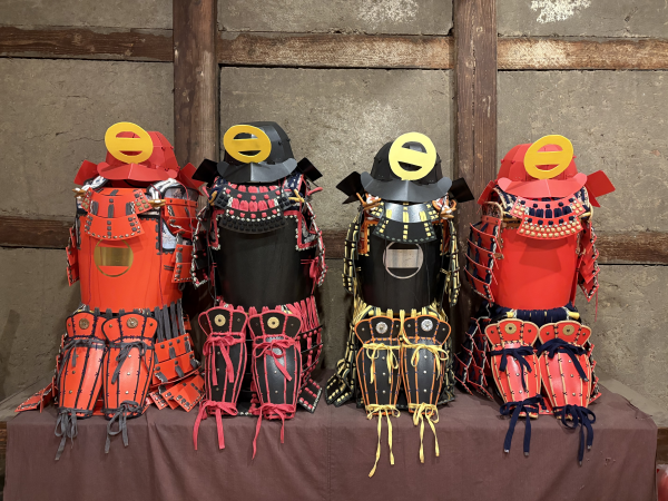 こども甲冑の写真