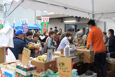 にぎわい交流館土曜市販売中の画像