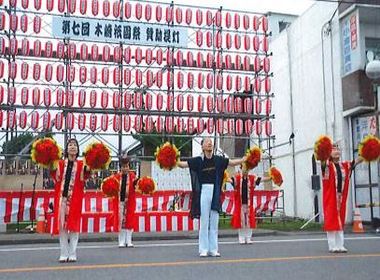 祭りの様子