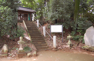 十二所神社境内