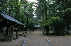 生品神社境内