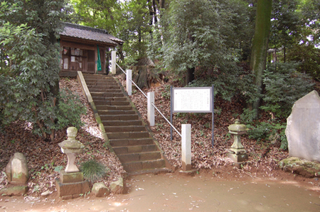 十二所神社境内