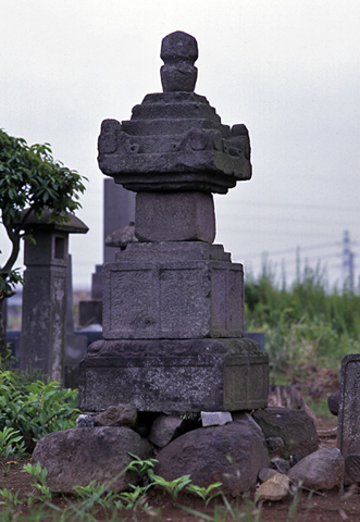 旧来迎寺の宝篋印塔