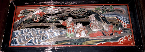 全性寺本堂の欄間彫刻「鳳凰図」