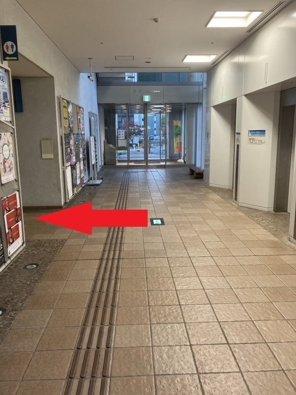 エレベーター前